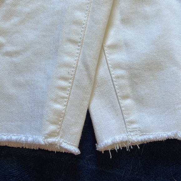 Redstar white denim bermuda shorts size 2. NWT reg$78.00 great for spring/summer - Picture 6 of 6